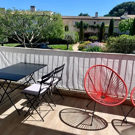 2 Pièces, Moderne Et Lumineux Avec Piscine En Résidence Privée Appartamento