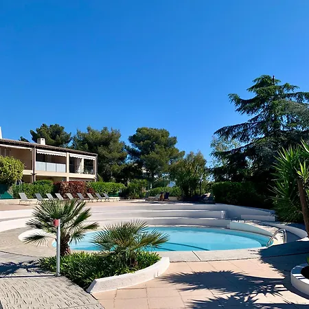 2 Pièces, Moderne Et Lumineux Avec Piscine En Résidence Privée *